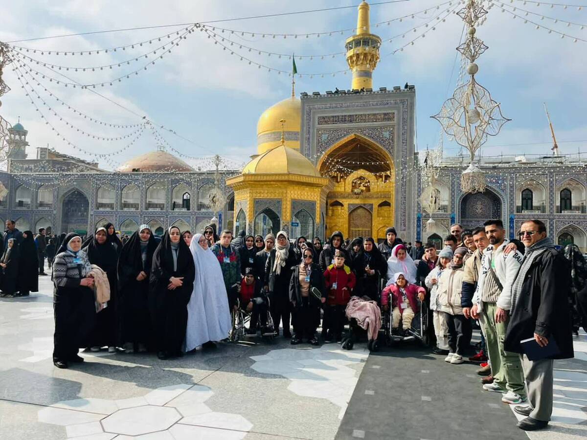 کاروان جوانان «فرشتگان سندروم داون» از تهران با همراهی مادرانشان، برای اولین بار به حرم مطهر رضوی مشرف شدند.  