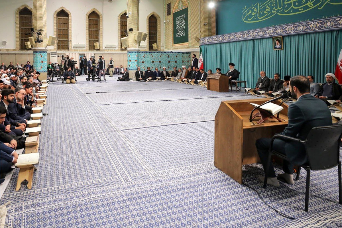شرکت‌کنندگان در چهلمین دوره مسابقات بین‌المللی قرآن کریم جمهوری اسلامی ایران با رهبر معظم انقلاب اسلامی دیدار کردند.