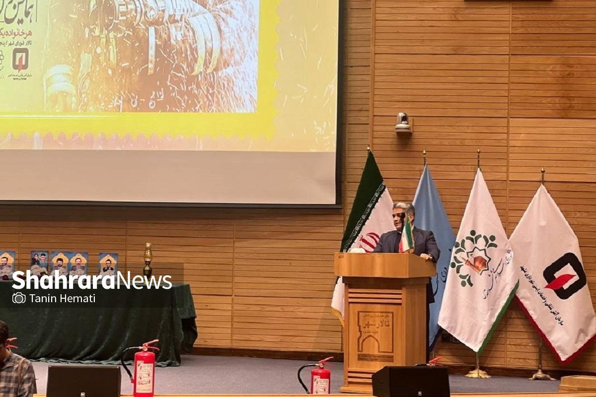 معاون خدمات شهری شهرداری مشهد گفت: باید منطبق بر برنامه ایستگاه‌های آتش‌نشانی مشهد را توسعه دهیم و متناسب با نیاز شهر و در کنار آن نیرو‌های آموزش دیده را نیز افزایش دهیم.