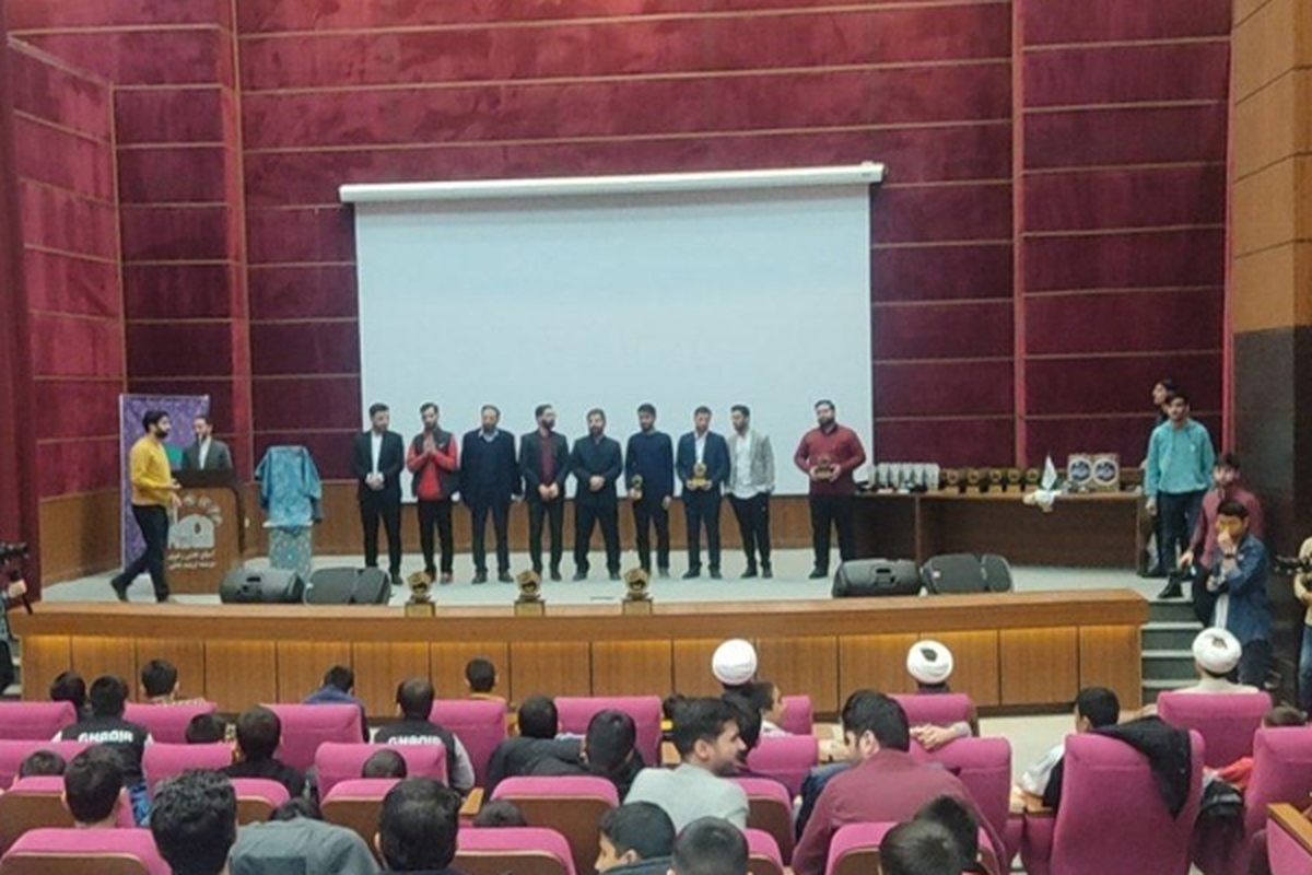 مراسم اختتامیه و تقدیر از برگزیدگان ششمین دوره مسابقات «نوجوان برتر» عصر امروز در مشهد برگزار شد.
