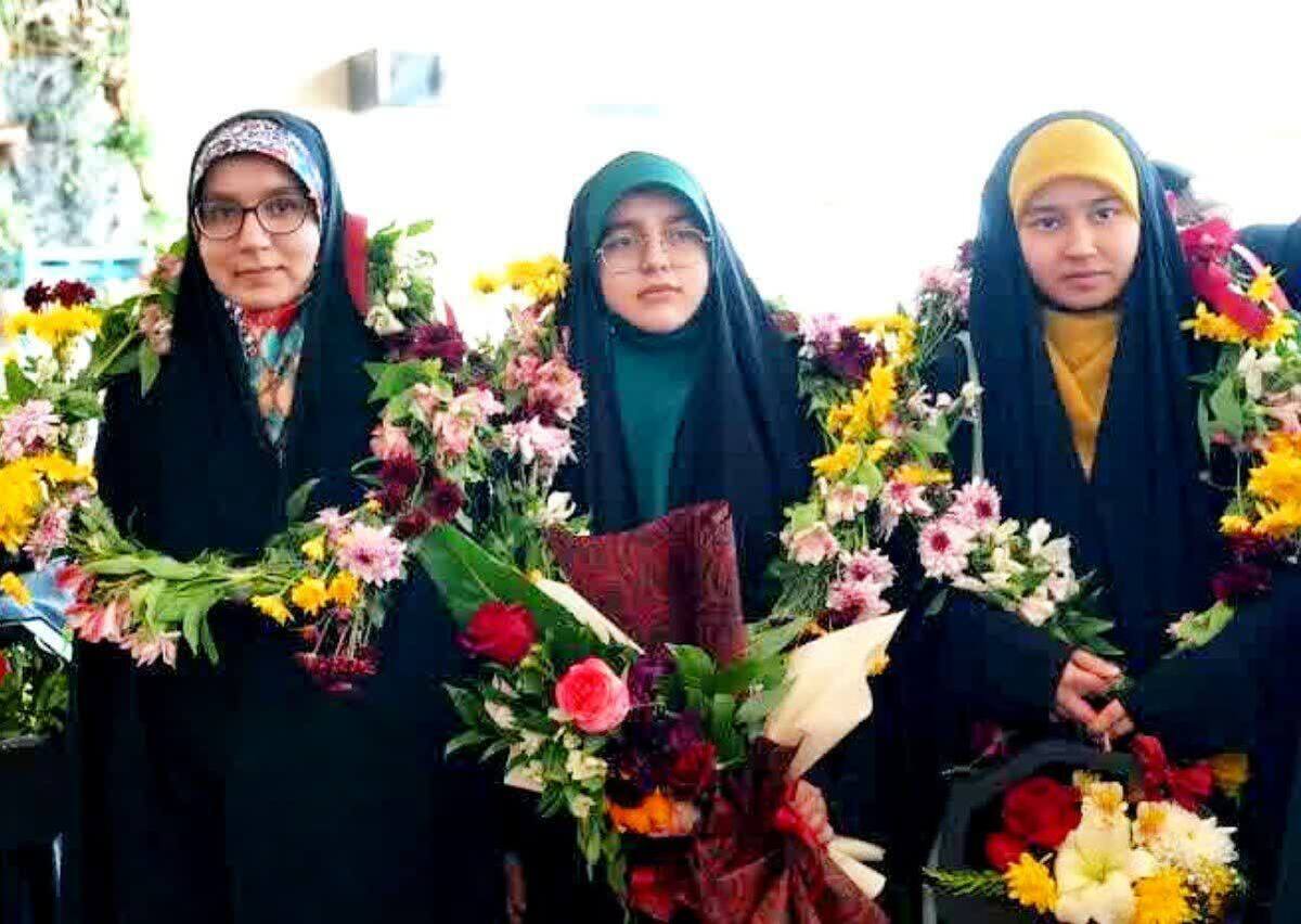 نخبگان قرآنی خراسان رضوی در بخش اصلی و دانش آموزی مسابقات بین المللی قرآن کریم ایران خوش درخشیدند و از ۵ مقام برتر این مسابقات از استان ۳ نفر دختران قرآنی بودند.