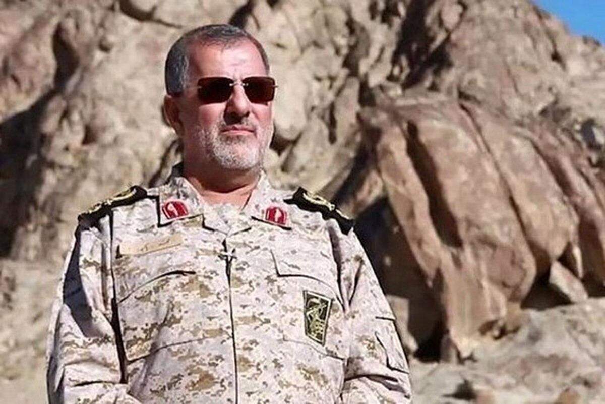 فرمانده نیروی زمینی سپاه گفت: امنیت، یکی از مهمترین ارکان حیاتی، خط قرمز و محور وحدت ما به شمار می‌آید و از هیچ اقدامی برای صیانت و پاسداری از آن دریغ نمی‌کنیم و درباره آن، با هیچکس و هیچ جریان و قدرتی، شوخی و تعارف نداریم.