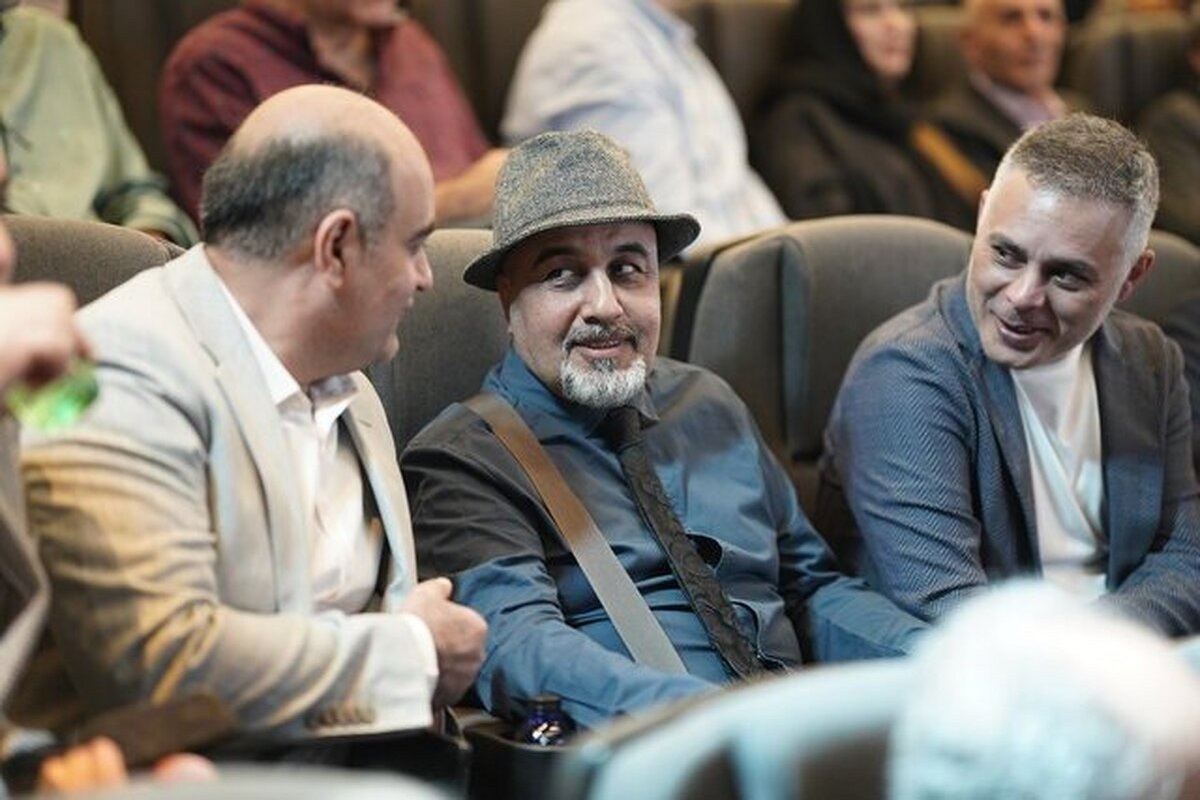 رضا عطاران بازیگر سینمای ایران برای افتتاح یک پردیس سینمایی به بندرعباس رفت.