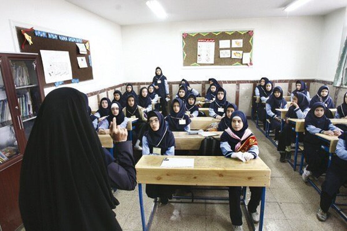 بنابر اعلام آموزش و پرورش شهرستان‌های استان تهران کلیه مقاطع تحصیلی مدارس این شهرستان‌ها غیرحضوری شد.