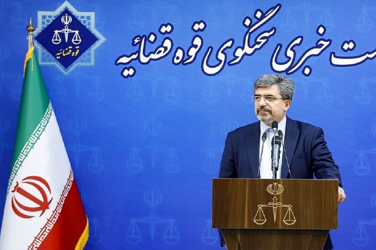 نشست خبری مشترک سخنگوی قوه قضاییه و رئیس سازمان ثبت با حضور خبرنگاران آغاز شد.