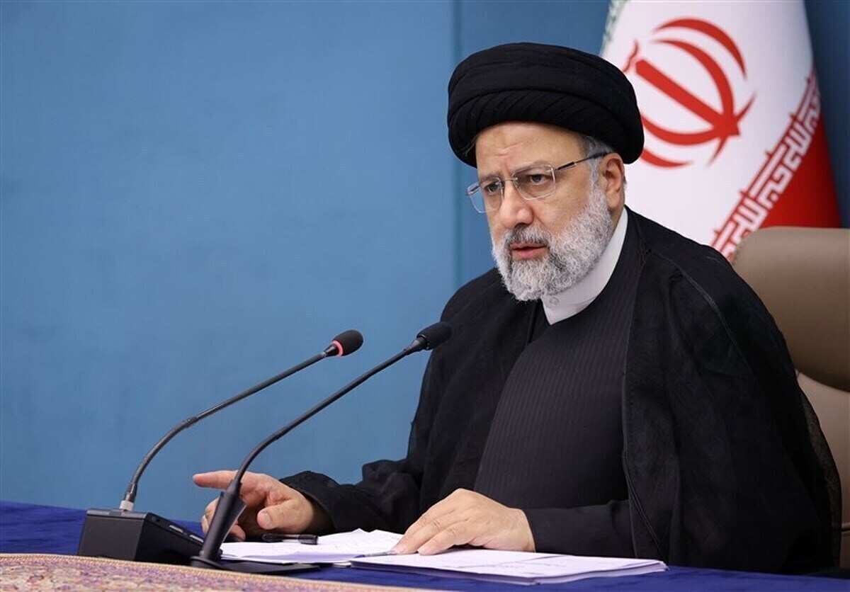 رئیس جمهور مراجعه به آرای عمومی در مسائل مهم و افزایش مشارکت مردم در انتخابات را راهبرد نظام و موجب افزایش سرمایه اجتماعی دانست و با اشاره به راهبرد دشمن برای ایجاد یاس و تردید میان مردم و کاهش مشارکت، ابراز امیدواری کرد مردم با مشارکت گسترده در انتخابات یک بار دیگر دشمنان نظام را ناامید و امید دوست‌داران جمهوری اسلامی ایران را مضاعف کنند.