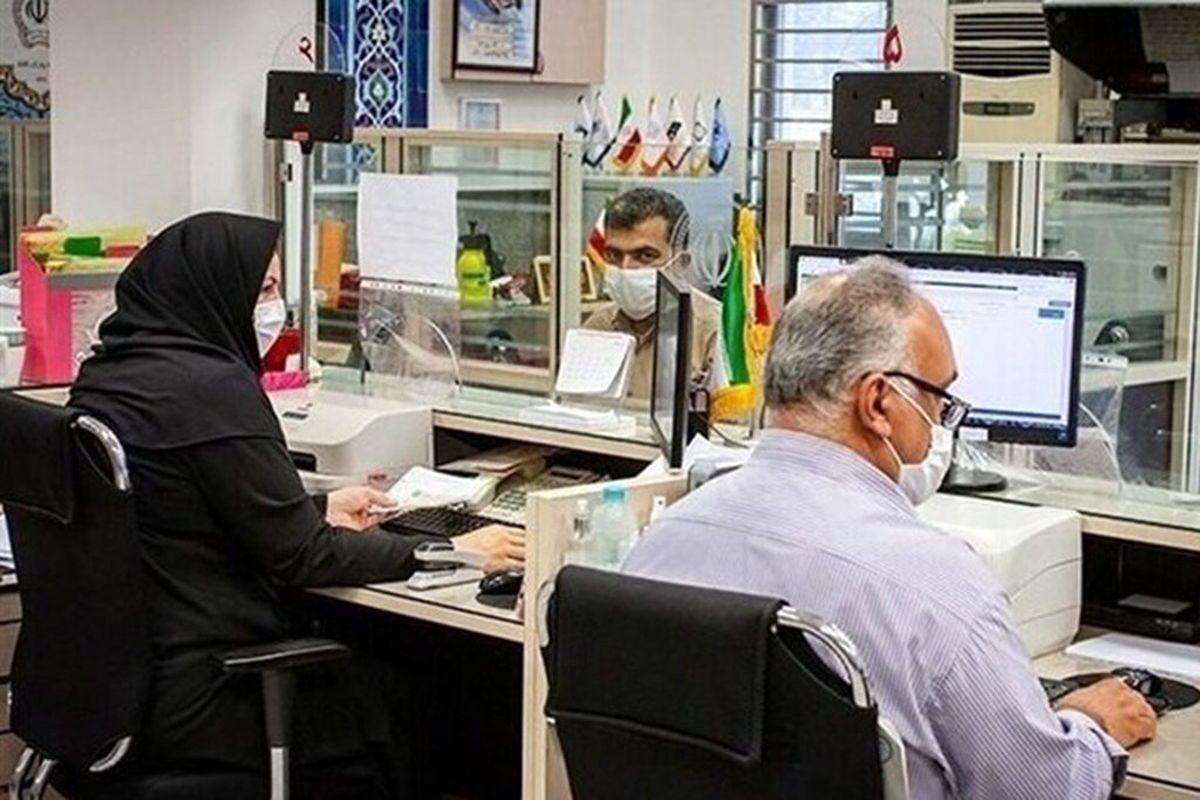فرماندار مشهد گفت: بعد از عید سعید فطر ساعت کاری ادارات، مدارس و بانک‌های شهر مشهد تا پایان سال تحصیلی جاری بدون تغییر نسبت به سال قبل خواهد بود.
