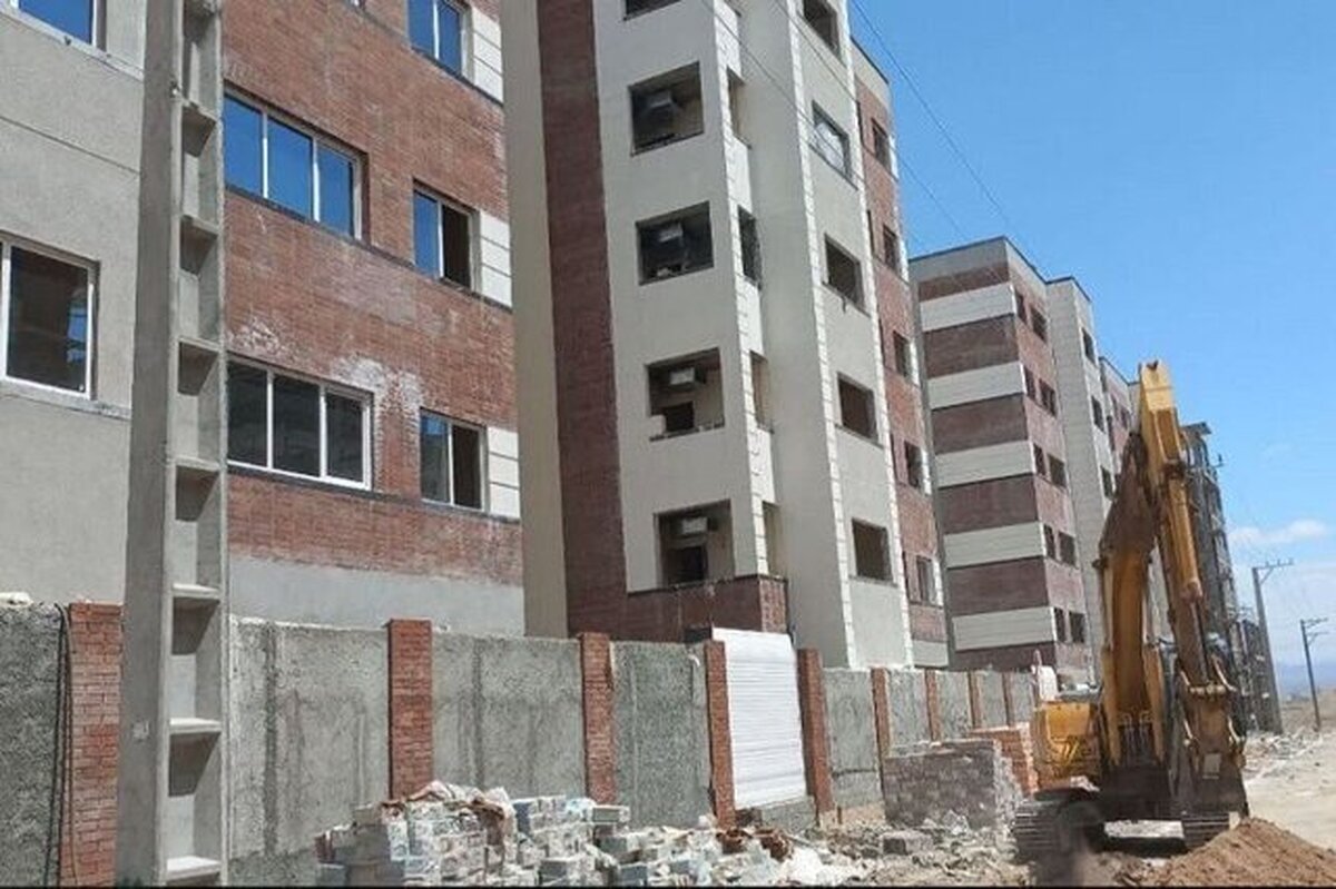 فرد ثبت نام شده در طرح نهضت ملی مسکن باید تا آخرین مراحل حضور داشته باشد و فروش وکالتی برای دولت قابل قبول نیست.