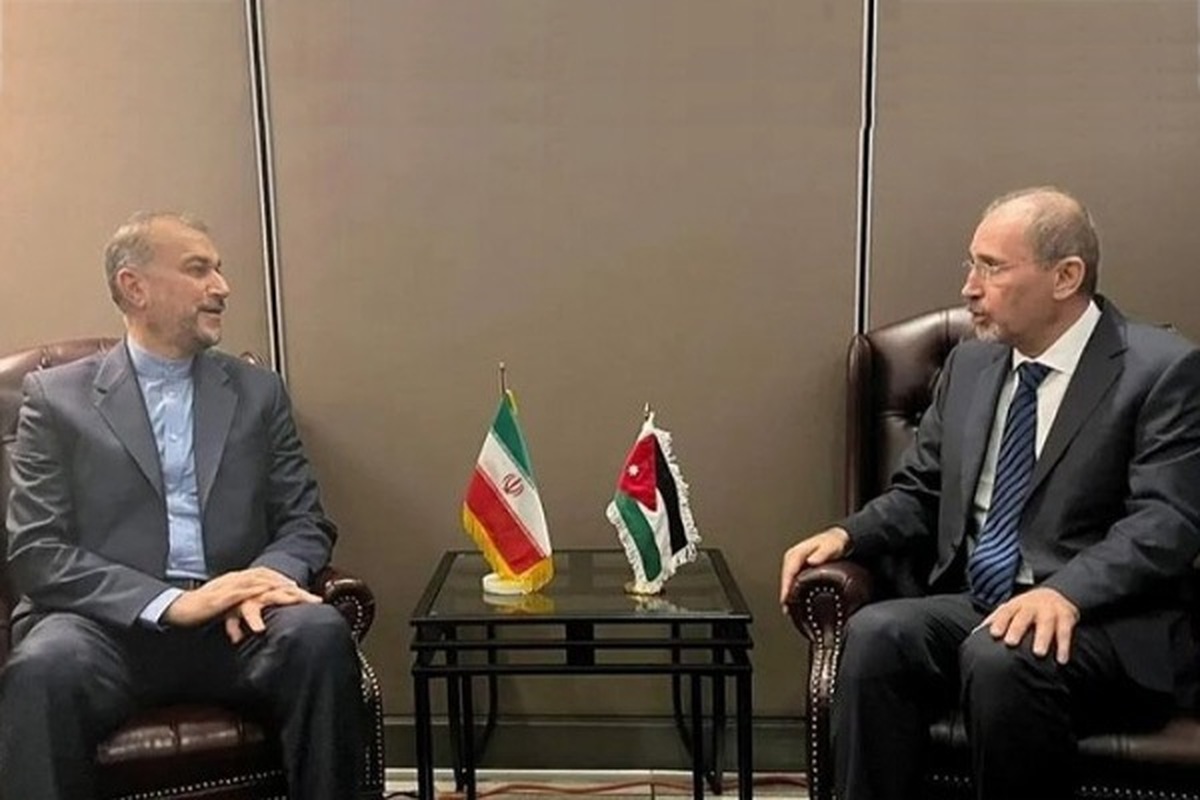 به دنبال گفت‌وگوی تلفنی پنج‌شنبه وزرای خارجه جمهوری اسلامی ایران و اردن، یک رسانه صهیونیست در این باره فاش کرد که نزدیکی روابط تهران و امان رژیم صهیونیستی را نگران کرده است.