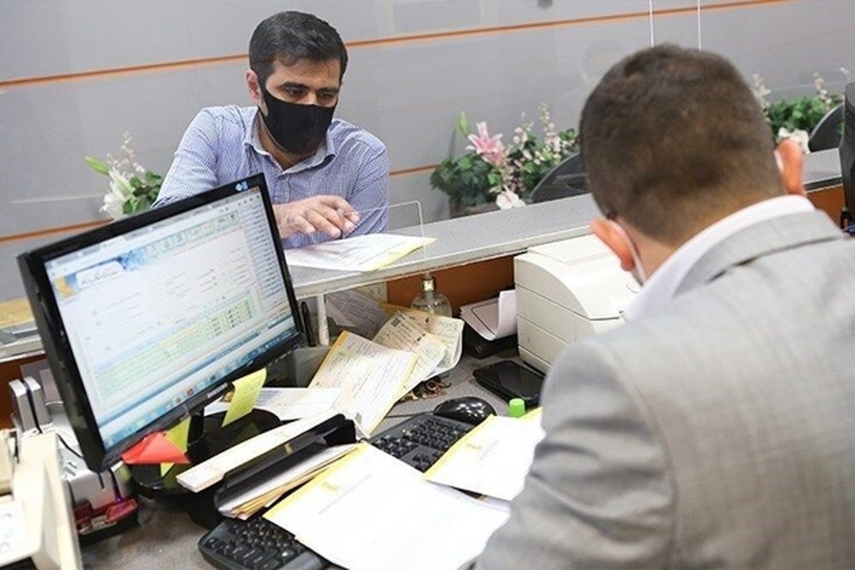 عضو کمیسیون اجتماعی مجلس از بررسی لایحه تغییر ساعت کاری و پیشنهاد تعطیلی شنبه به جای پنج‌شنبه در نشست هفته جاری این کمیسیون خبر داد.
