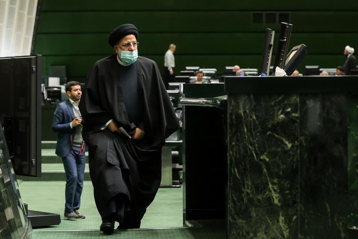 بررسی طرح استیضاح وزیر صمت در مجلس شورای اسلامی در حال برگزاری است.