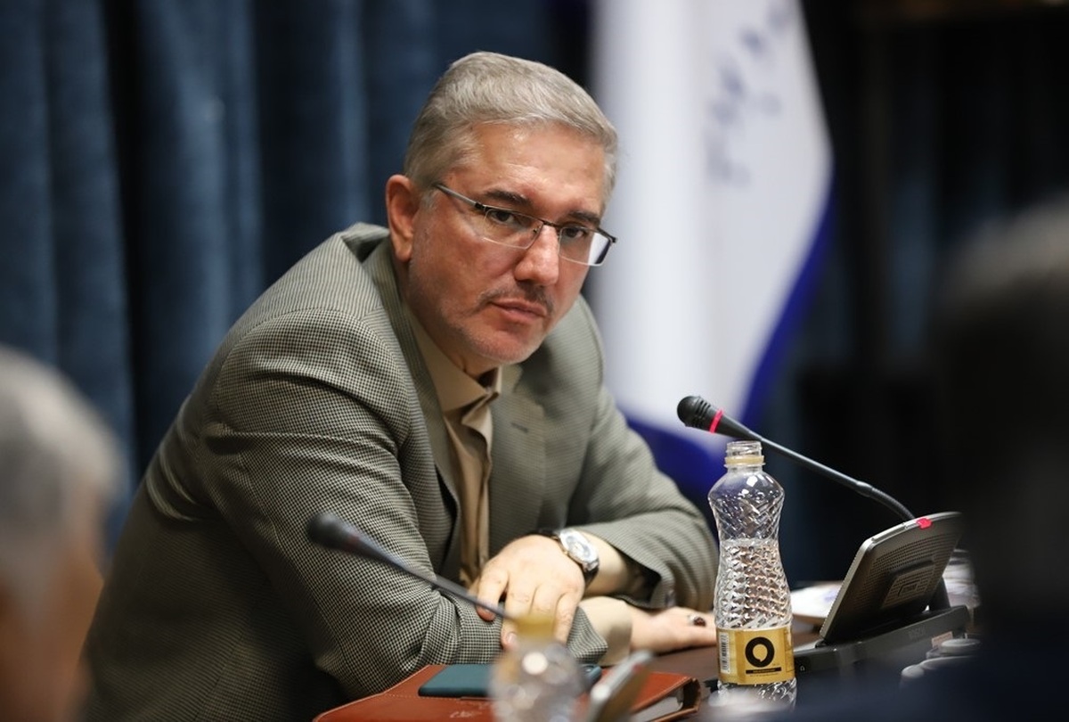 رئیس سازمان برنامه و بودجه گفت: مدیران و مسئولان در حال تلاش برای بهبود شرایط اقتصادی، معیشت مردم و تثبیت قیمت‌ها هستند.