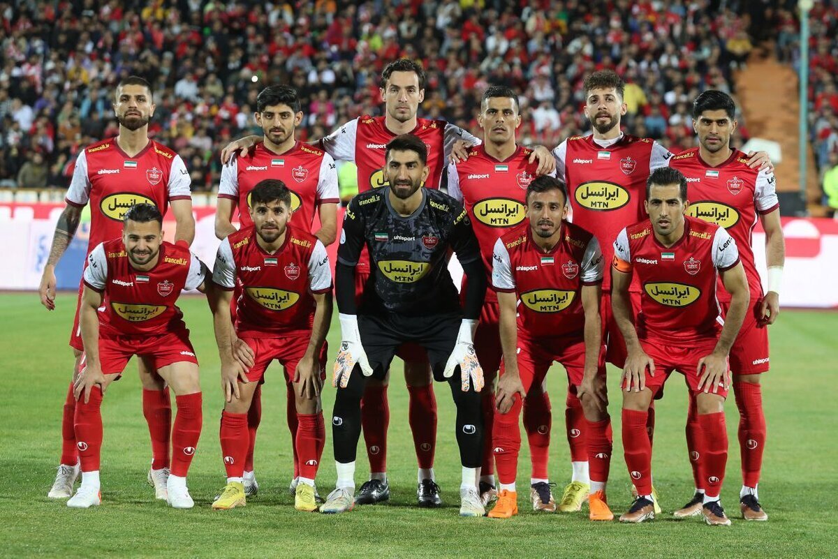 بازیکنان تیم فوتبال پرسپولیس در آستانه جدال حساس در جام حذفی شارژ روحی شدند.