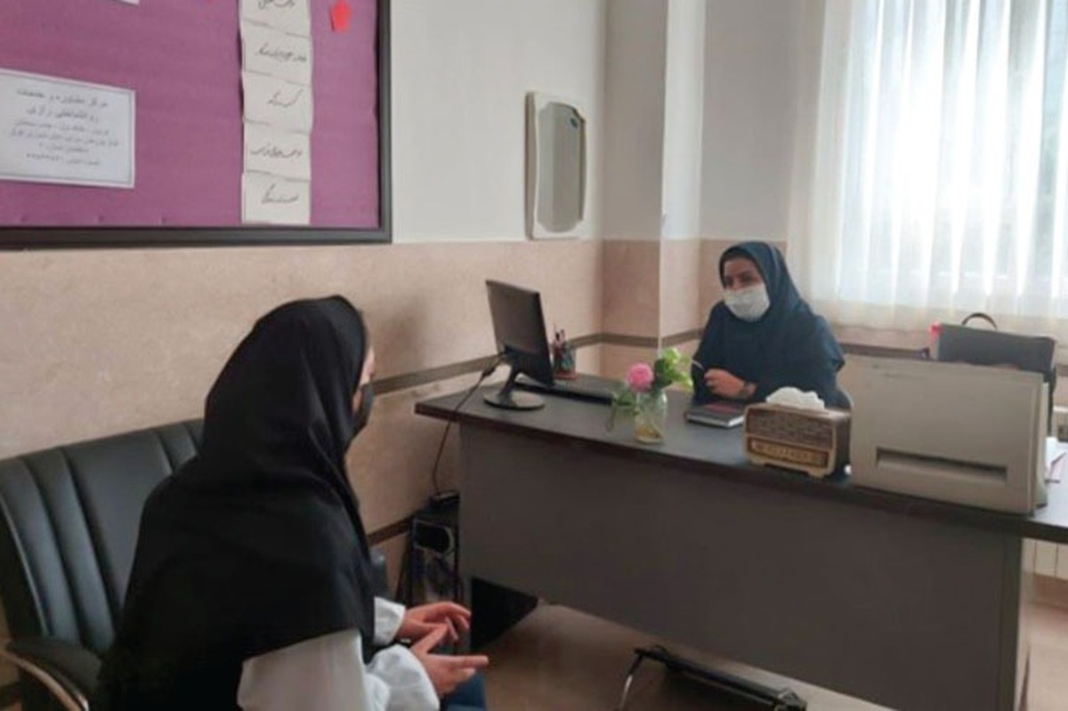 در مواردی که روان پزشک یا پزشک مغز و اعصاب فقط دارو را برای درمان فرد کافی نمی‌داند و جلسات مشاوره مستمر را به او پیشنهاد می‌دهد یا مراجعه کننده‌ای برای سایر موضوعاتی، چون انتخاب همسر، حل مشکلات زناشویی و... نیازمند مشاور و روان شناس است، دغدغه تأمین هزینه‌های برخی مشاوران و روان شناسان که هزینه‌هایی بیشتر از تعرفه‌های مصوب دولت را دریافت می‌کنند بر مشکلات بسیاری از بیماران اضافه می‌کند.