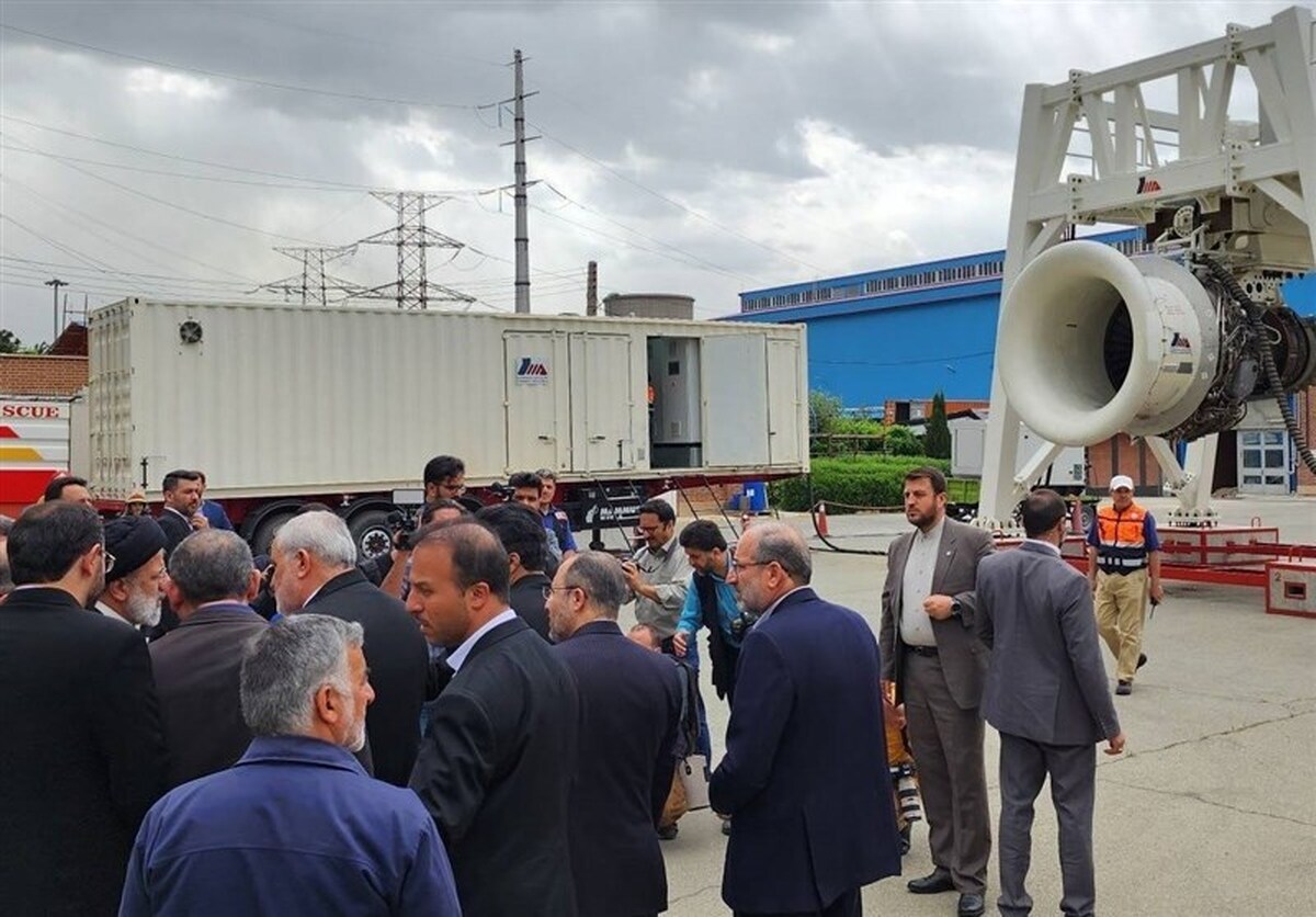 با حضور رئیس جمهور در شرکت مپنا موتور کاملا ایرانی هواپیما ساخته شده در گروه صنعتی مپنا با موفقیت آزمایش شد.