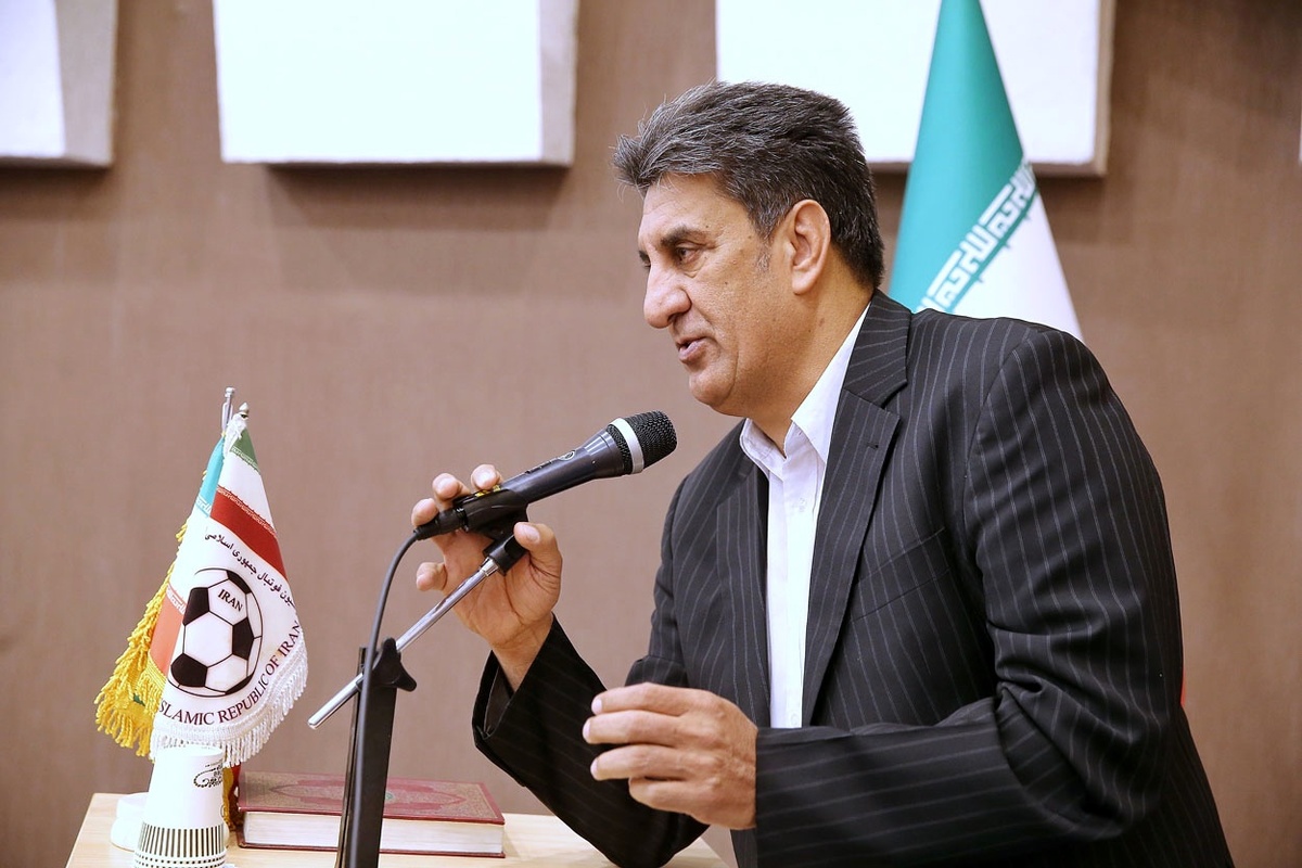 حسین عسکری علیه خداداد افشاریان جملات تندی را روی آنتن زنده بر زبان آورد.