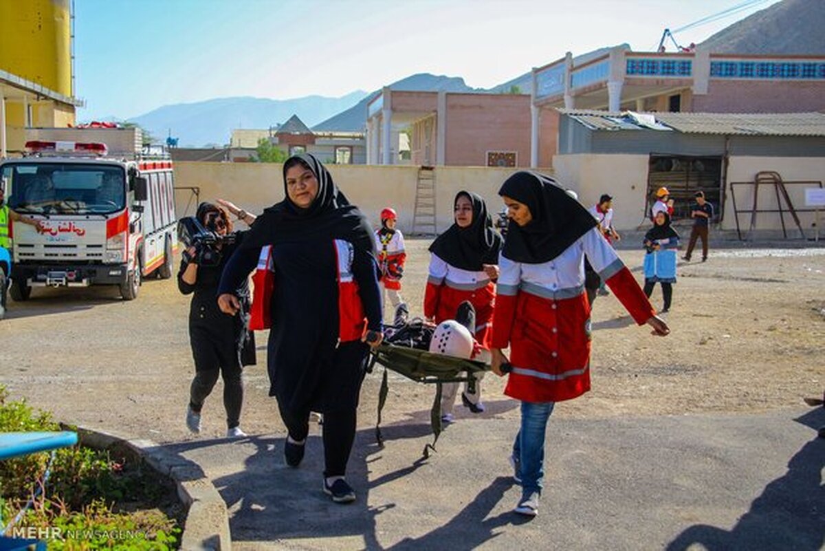 در آستانه هفته هلال احمر رزمایش امداد و نجات با حضور ۷۰ عضو جمعیت جوانان هلال احمر استان خراسان رضوی در دانشگاه بین المللی امام رضا (ع) برگزار شد.