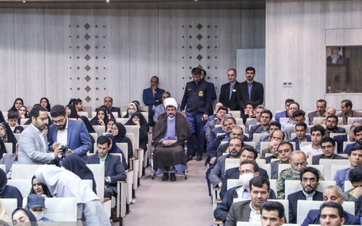 مراسم تجلیل از معلمان نمونه استان و کشور صبح امروز، ۱۴ اردیبهشت، در سالن همایش‌های هتل ولایت مشهد برگزار شد.
