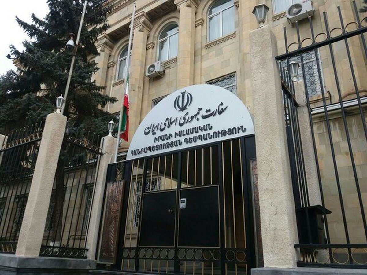 سفارت ایران در ایروان در اطلاعیه‌ای درباره ویدئو‌های منتشر شده درفضای مجازی اعلام کرد: هیچ یک از اتباع ایرانی بازداشت شده در ارمنستان به اتهام حمل دارو‌های مسکن، در زندان به سر نمی‌برد.
