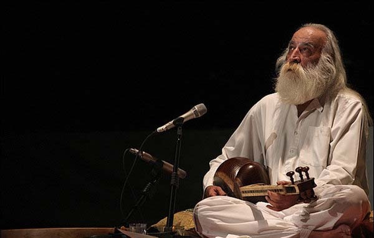 تصویری قدیمی از محمدرضا شجریان و محمدرضا لطفی، در جشن هنر توس و در سال ۱۳۵۵ منتشر شد.