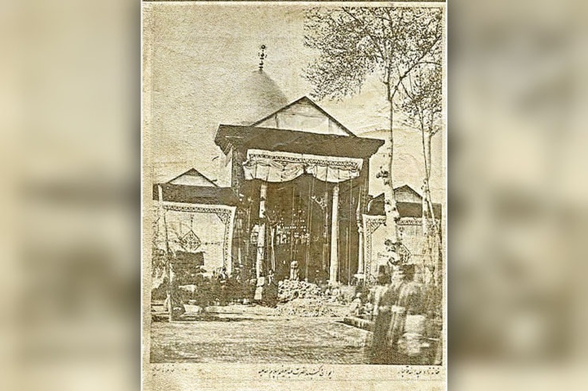برپایه نوشته تاریخ نویسان، حضرت عبدالعظیم (ع) در زمان خود، دارای موقعیت و جایگاه برجسته‌ای بود و به دلیل بهره گیری از محضر و وجود امامان جواد (ع) و هادی (ع) از آن‌ها احادیث فراوانی نقل کرده است.