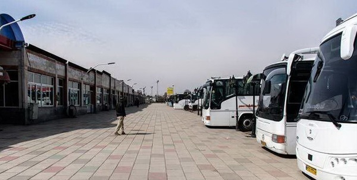 معاون بازرسی و حمایت از مصرف کنندگان اداره کل صنعت، معدن و تجارت خراسان رضوی گفت: ۲۴ شرکت حمل و نقل مسافری در مشهد به دلیل اعمال نکردن کاهش ۲۵ درصدی نرخ بلیت اتوبوس بعد از تعطیلات نوروز، به گرانفروشی ۳۵ میلیارد ریالی متهم و به اداره کل تعزیرات حکومتی معرفی شدند.
