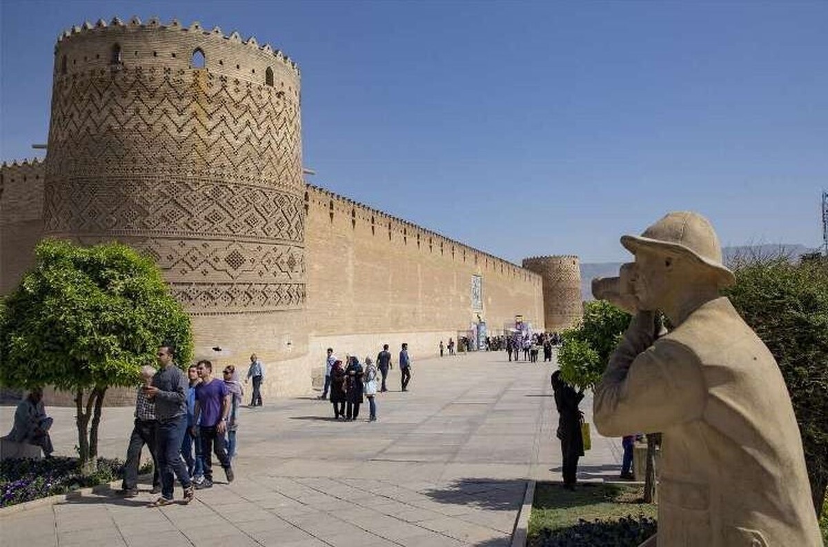 قائم مقام وزیر میراث‌فرهنگی گفت: بنا‌های تاریخی تحت تملک دولت است و قابل واگذاری به‌غیر نیست. به بیان دیگر، موضوع تملک در میان نیست، مرمت و بهره‌برداری از آن‌ها مطرح است.