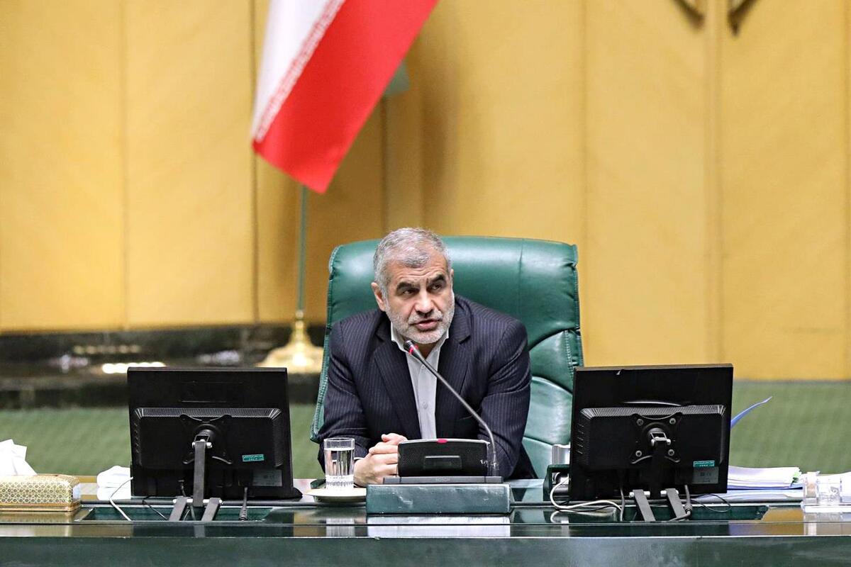 نایب رئیس مجلس در پاسخ به تذکر نماینده ساری درباره شفاف‌سازی موضوع واگذاری خودرو به نمایندگان در زمان استیضاح وزیر صمت، گفت: آقای علیرضا بیگی در هیئت نظارت بر رفتار نمایندگان هیچ لیستی از نمایندگانی که به ادعای او خودرو دریافت کرده‌اند، ارائه نکرد.