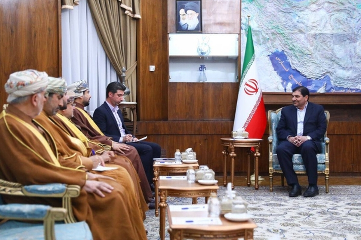 وزیر صنعت، تجارت و توسعه سرمایه گذاری عمان در دیدار با مخبر خواستار انعقاد موافقتنامه تجارت ترجیحی میان دو کشور شد و افزود: امیدوارم با سفر پادشاه عمان به ایران که در آینده نزدیک اتفاق خواهد افتاد، فصل جدیدی از روابط و مناسبات تجاری میان دو کشور گشوده شود.