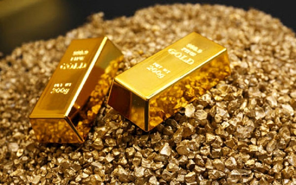 انس جهانی طلا هفته گذشته پس از صورت‌جلسه FOMC افزایش یافت و به سطح دو هزار و ۷۵ دلار رسید، اما پس از انتشار گزارش حقوق و دستمزد غیرکشاورزی ایالات متحده (NFP) با مقداری افت روبرو شد و فراتر از محدوده کلیدی دو هزار دلار در سطح دو هزار و ۱۶ دلار هفته را به پایان رساند.