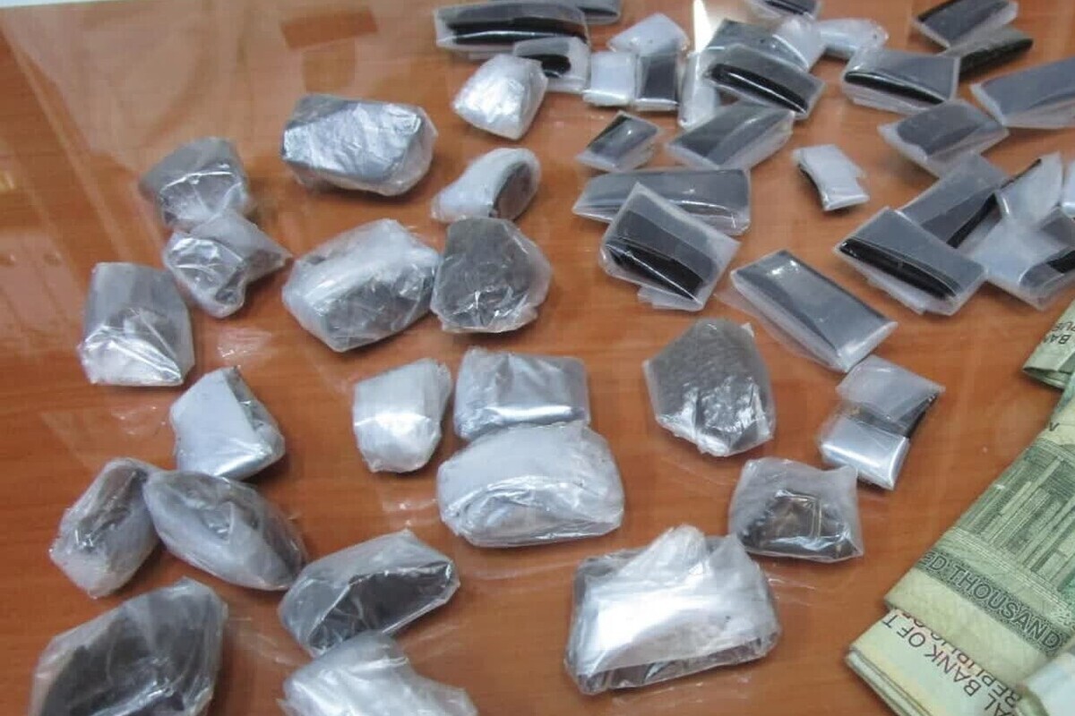 پلیس مشهد در عملیاتی ویژه موفق به دستگیری قاچاقچیانی شد که برای فروش مواد مخدر از کارت خوان استفاده می‌کردند.