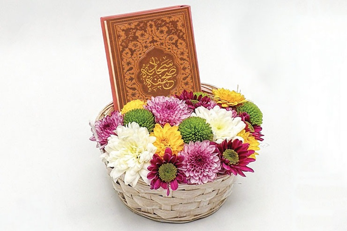 آن‌طور که بزرگان دین می‌گویند، نیکی به والدین و دعا برای ایشان، یکی از موضوعات مهم است. خداوند بعد از توحید و بندگی بر امر نیکی به والدین، تأکید و خدمت و دعا در حق آن‌ها را توصیه کرده است.
