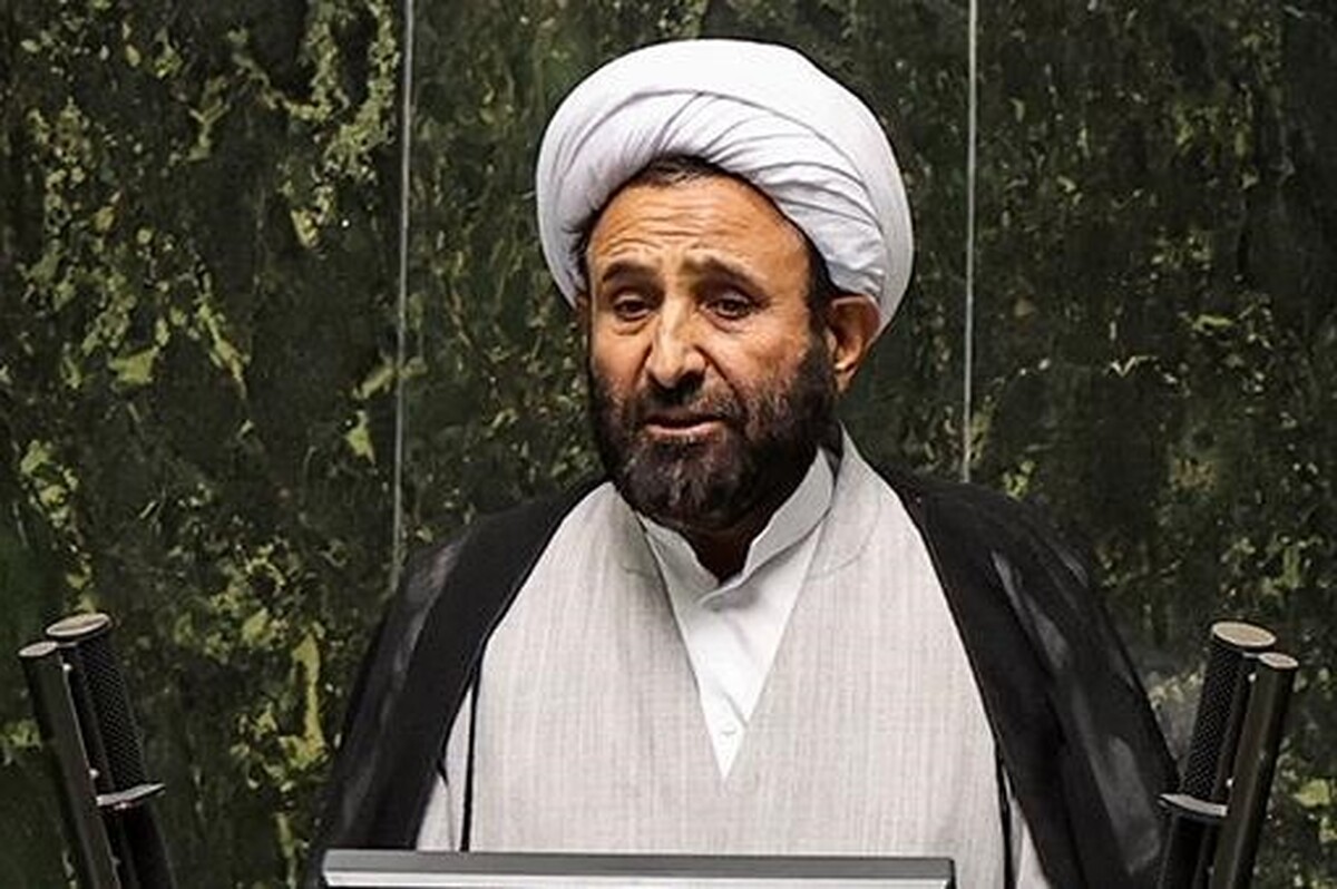 نماینده رفسنجان با انتقاد از تیتر روزنامه اعتماد که باعث برداشت غلط از صحبت‌هایش شده است، گفت: من نگفتم رئیس مجلس از واگذاری شاسی‌بلند‌ها خبر داشته است.