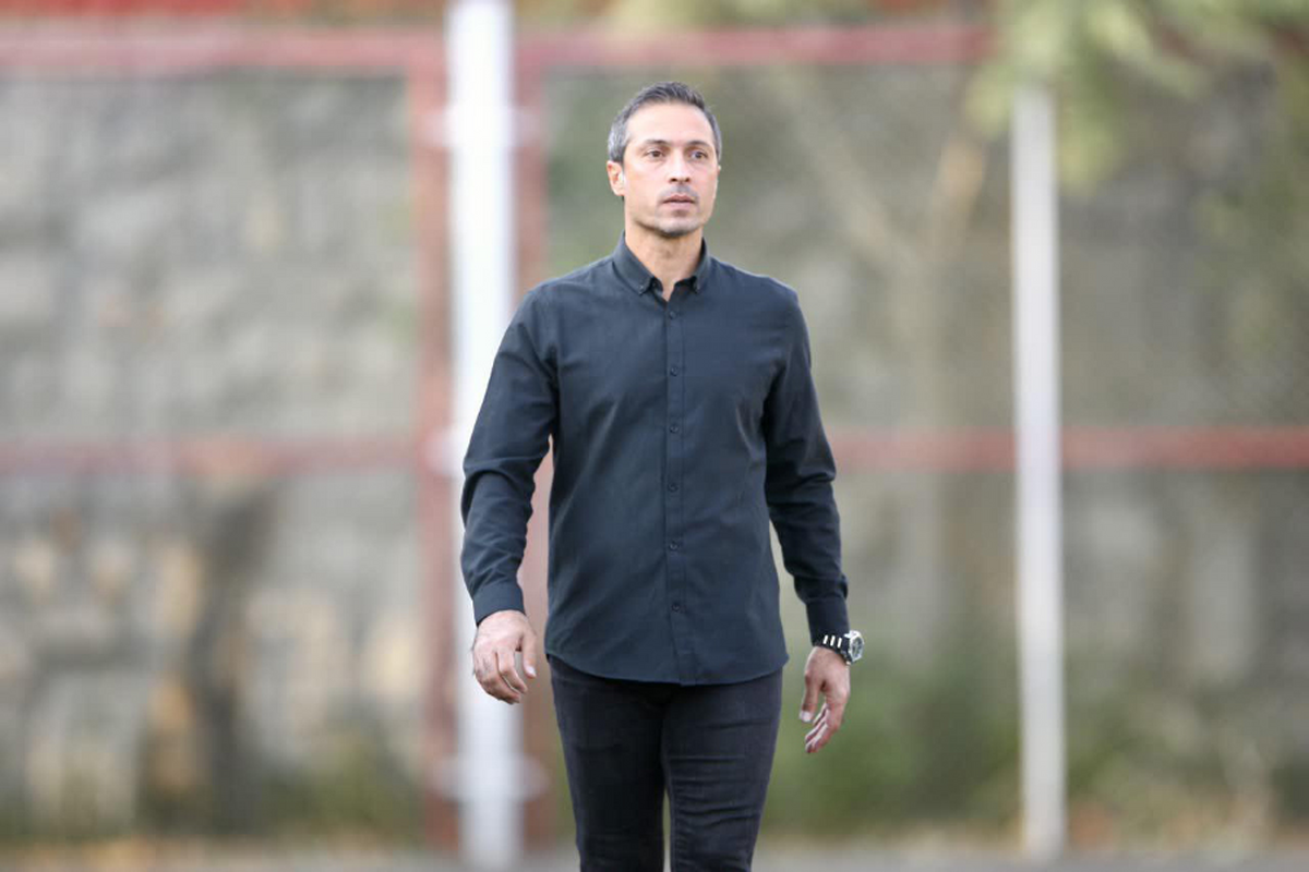 سرمربی تیم جوانان پرسپولیس از مدیرعامل این باشگاه شاکی است.