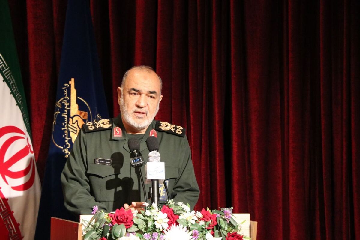 فرمانده کل سپاه پاسداران گفت:صهیونیست‌هایی که چند ماه قبل به رجزخوانی افتاده بودند، اکنون خیره مانده‌اند، زیرا هر روز بیش از ۳۰ عملیات مسلحانه در سرزمین‌های اشغالی صورت می‌گیرد. اتفاقات بزرگی در راه است. امید‌ها زنده شده و حق دوباره در منطقه طلوع خواهد کرد.