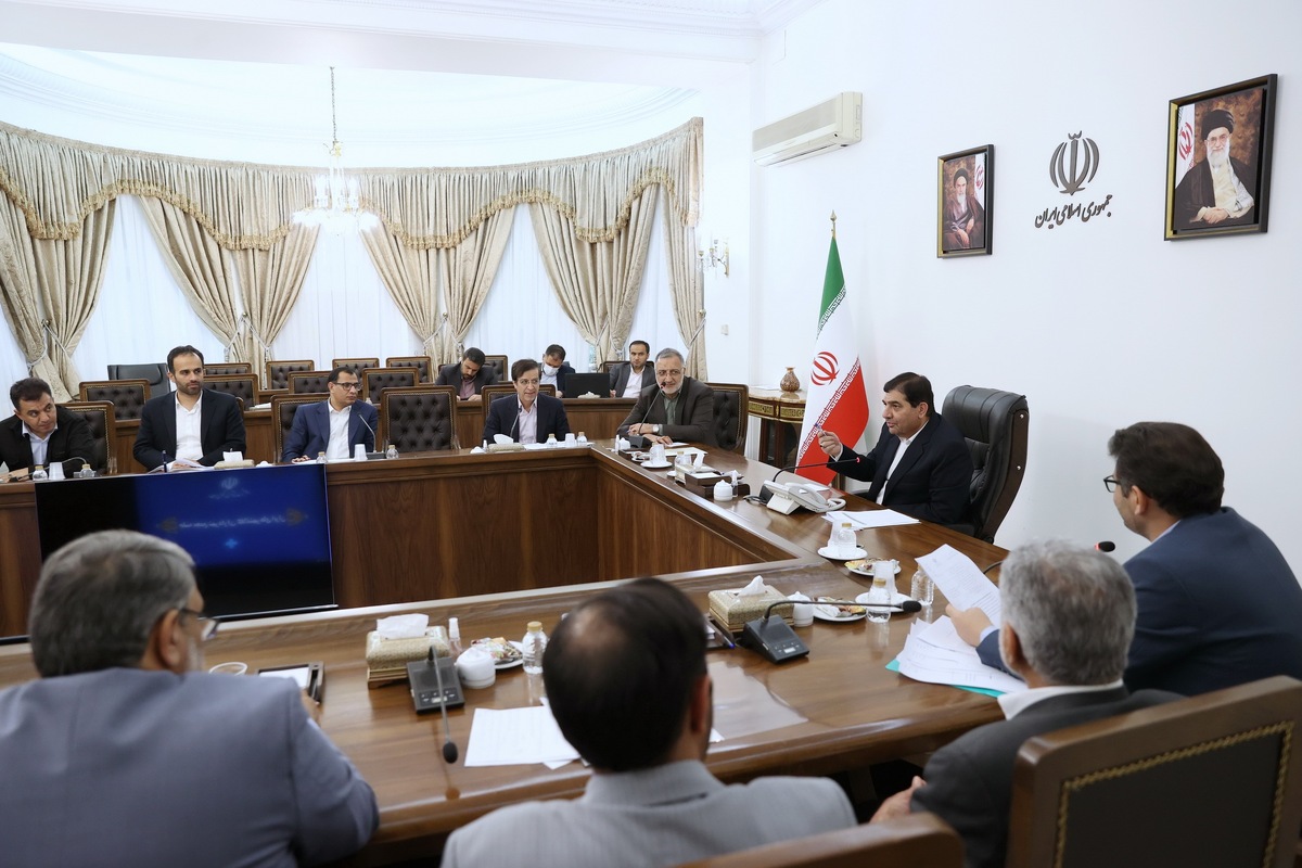 معاون اول رئیس‌جمهور با تاکید بر لزوم مشارکت جدی شهرداری‌ها در تحقق شعار سال، گفت: شهرداری‌های کشور به‌دلیل ارتباط نزدیک و تنگاتنگ با جامعه می‌توانند از طریق مردمی کردن اقتصاد نقش موثری در تحقق شعار سال ایفا کنند.