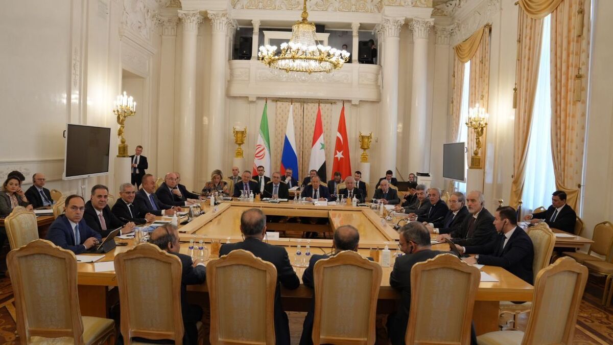 نشست چهارجانبه وزیران امور خارجه جمهوری اسلامی ایران، فدراسیون روسیه، جمهوری عربی سوریه و جمهوری ترکیه آغاز به کار کرد.