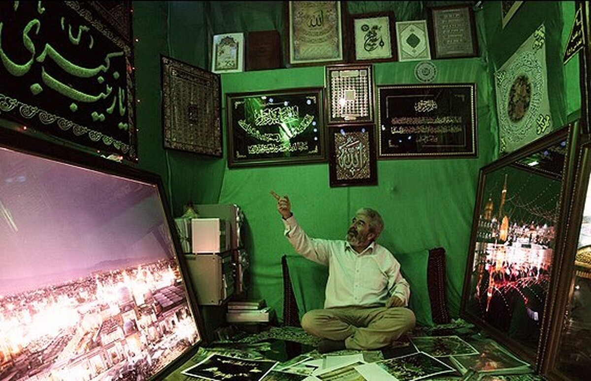 آنچه حسن توکلی را در آن سال‌ها از دیگرعکاسان حرم مطهر متمایز می‌کرد، روحیه خطرپذیری و اشتیاق به ثبت قاب‌های منحصربه فرد بود، تا جایی که برای عکاسی تا ارتفاع هفتادمتری به بالای گلدسته باب الجواد (ع) می‌رفت و درحالی که دیگرعکاسان به عکاسی روی پشت بام‌ها قناعت می‌کردند.