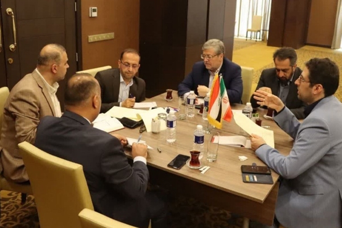 شهرداران مشهد مقدس و کربلای معلی امروز پس از امضای تفاهم‌نامه خواهرخواندگی نخستین جلسه کاری برای عملیاتی کردن بندهای آن را تشکیل دادند.