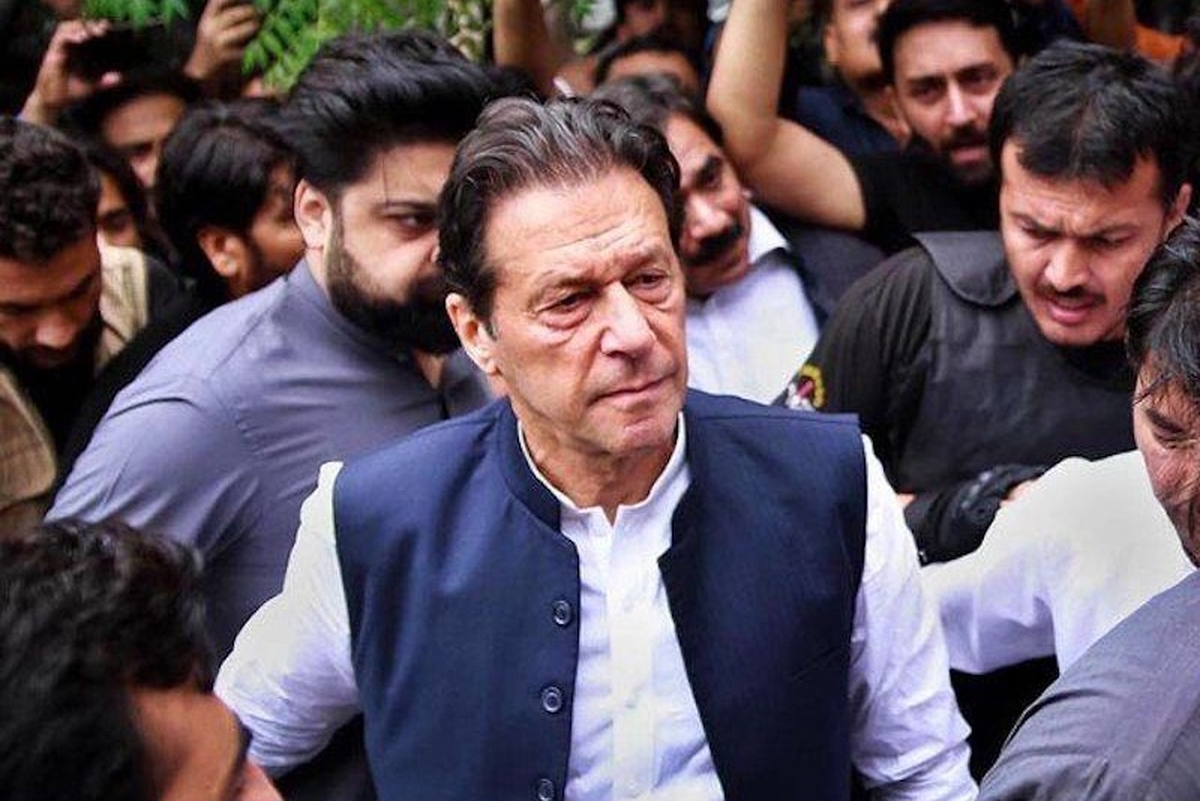 بعد از عمران خان، سه تن از اعضای ارشد حزب او از جمله «شاه محمود قریشی» وزیر خارجه سابق پاکستان بازداشت شدند.
