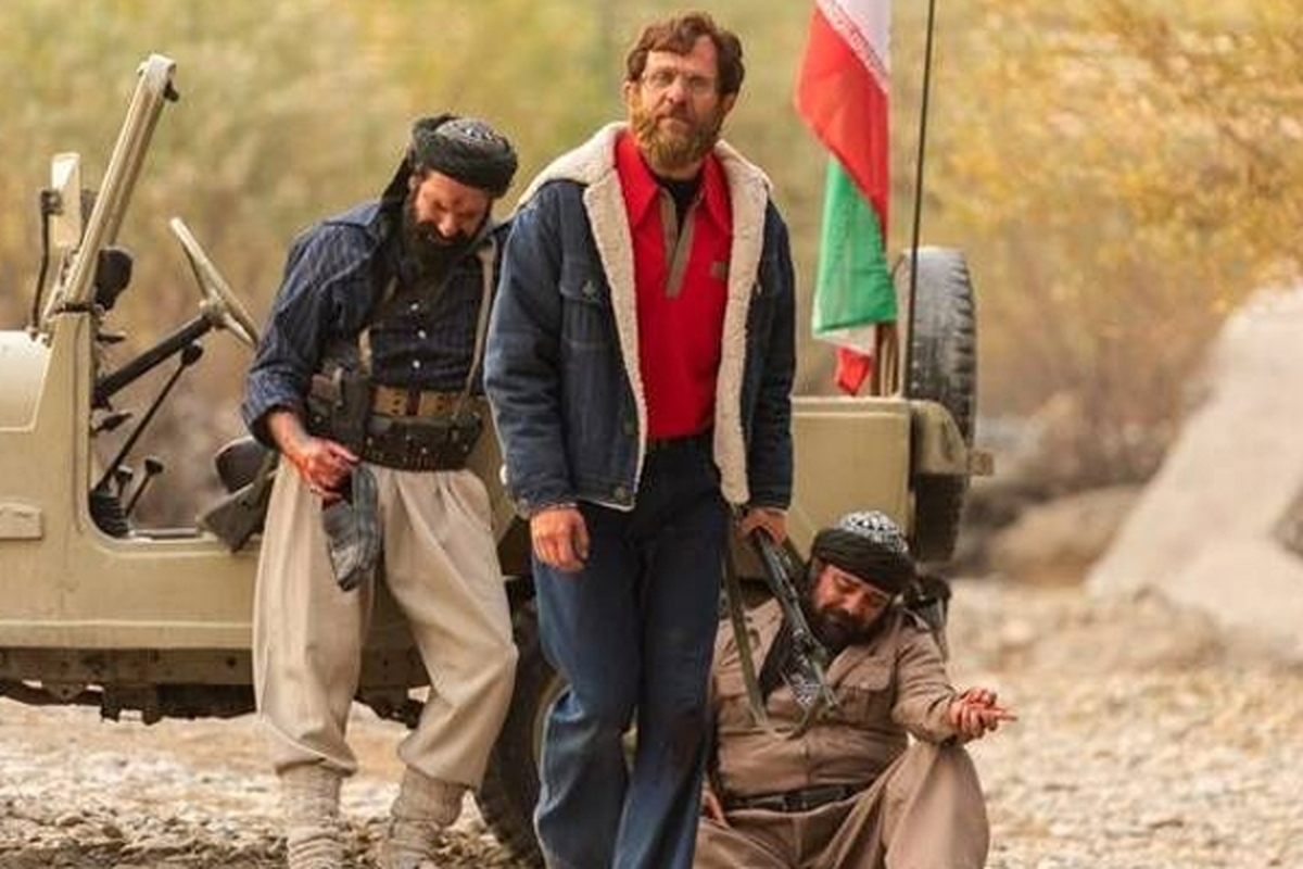 اکران آنلاین «غریب» به کارگردانی محمدحسین لطیفی و تهیه‌کنندگی حامد عنقا که از چهارشنبه بیستم اردیبهشت‌ماه آغاز شده بود، رکورد تماشای برخط را شکست.