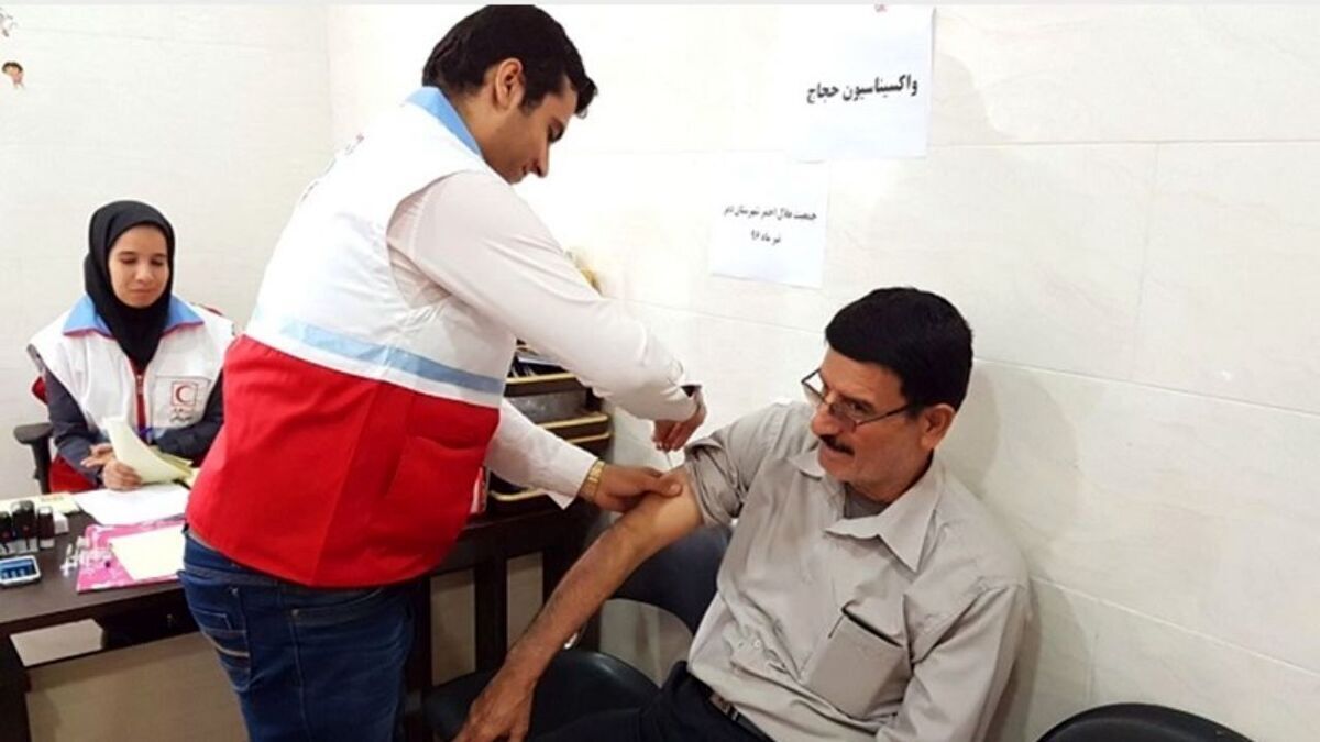 معاون حج و عمره مرکز پزشکی حج و زیارت جمعیت هلال احمر به زائران حج توصیه کرد که حداکثر ۱۰ روز پیش از اعزام واکسن مننژیت خود را تزریق کنند.