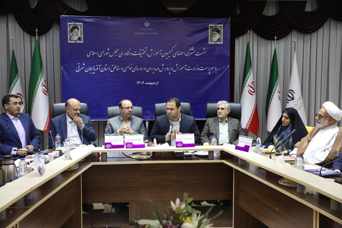 سرپرست وزارت آموزش و پرورش، پایان یافتن رتبه بندی تمام معلمان را از اولویت‌های آموزش و پرورش برشمرد و گفت: در حال حاضر ۷۵ هزار معلم رتبه دریافت نکرده‌اند که این کار تا پایان اردیبهشت ماه به اتمام می‌رسد و از اول خردادماه، اعتراضات معلمان بررسی خواهد شد.