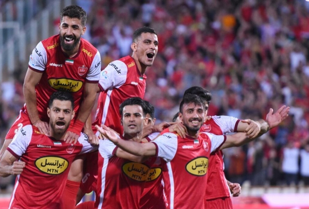 پرسپولیس موفق شد گل‌گهر سیرجان را گلباران کند و یک گام دیگر به سمت قهرمانی بردارد.
