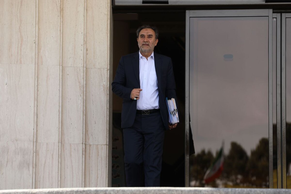معاون حقوقی رئیس‌جمهور از برکناری سرداور دیوان پرونده گازی «کرسنت ۲» و کنارگیری داور اختصاصی شرکت ملی نفت ایران با پیگیری‌های «سازمان حقوقی دولت» خبر داد.