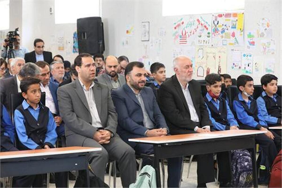 با امضای تفاهم نامه بین وزیر ارتباطات و سرپرست وزارت آموزش و پرورش تا ۲ سال آینده تمام مدارس شهری کشور به شبکه فیبرنوری متصل می‌شوند.