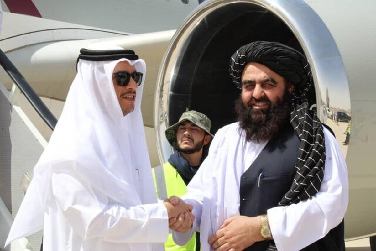 محمد بن عبدالرحمن آل ثانی، نخست‌وزیر و وزیر امور خارجه قطر، ظهر روز جمعه در قندهار با نخست‌وزیر طالبان دیدار کرد. شهر قندهار مقر هبت‌الله آخوندزاده، رهبر طالبان، است اما هنوز روشن نیست که وزیر خارجه قطر با او دیداری داشته است یا خیر.