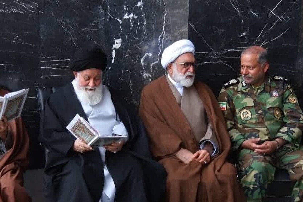 مراسم بزرگداشت ترحیم حجت الاسلام والمسلمین خداداد حسینی امروز شنبه ۲۳ اردیبهشت در مسجد گوهرشاد حرم مطهر رضوی برگزار شد.