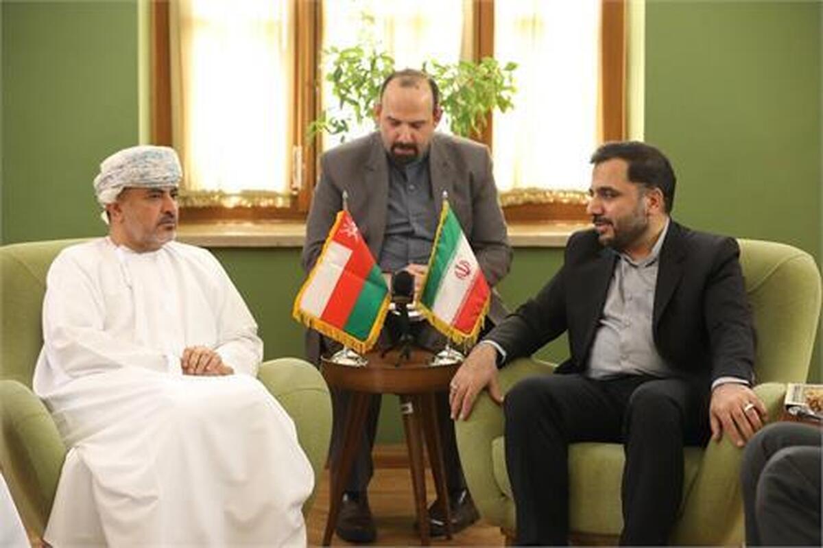 وزیر ارتباطات و فناوری اطلاعات در نشست با وزیر ارتباطات و حمل و نقل عمان در مورد گستره وسیعی از همکاری‌های مشترک از جمله ترانزیت داده، راه‌اندازی خدمات پستی و همکاری در زمینه‌های فضایی توافق کردند.