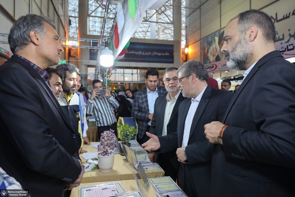 شهردار مشهد گفت: هدف از برگزاری نمایشگاه گل وگیاه و ادوات باغبانی ایجاد نشاط و شادابی در مردم و حمایت از تولید کنندگان است.